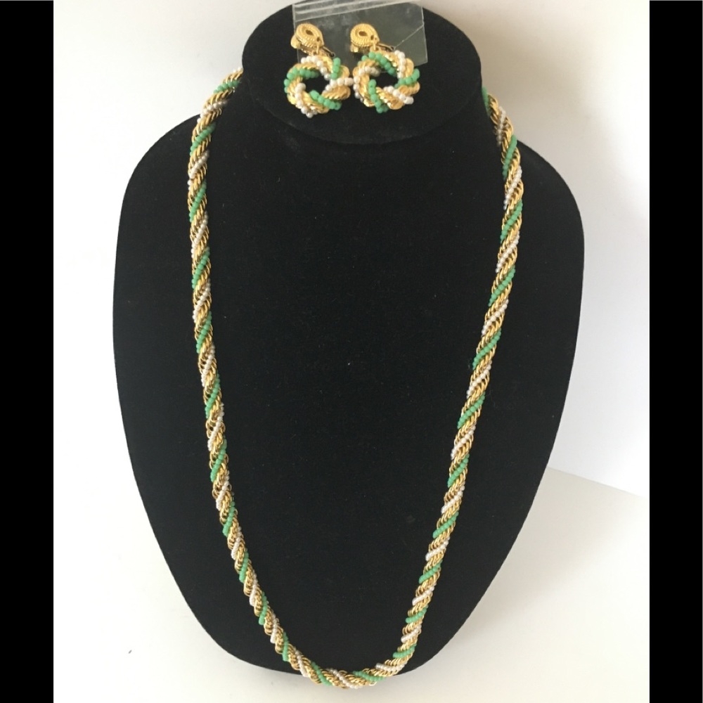 Vintage Gold/Pearl & Green Braided Necklace Set.